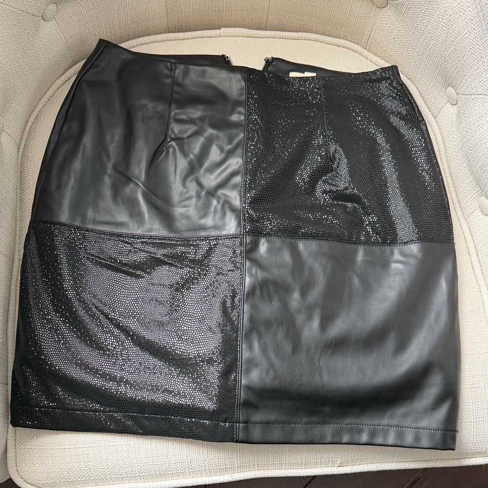 Entro Black Shimmer Skirt